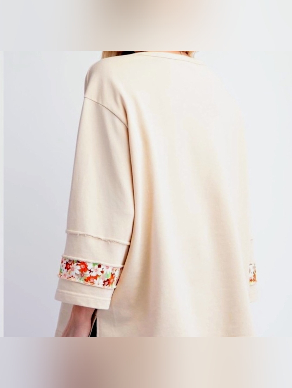 Easel Flower Patch Knit Top - Picture 4 of 12